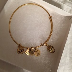 NWOT Alex & Ani bracelet
