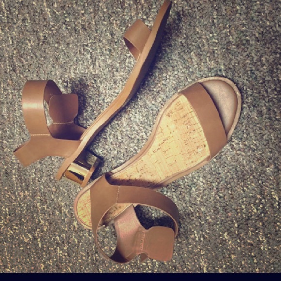 Tan sandals with gold accent