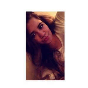 Meet your Posher, Celeste