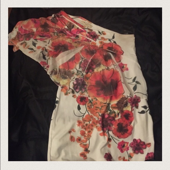 One armed tight blouse - Picture 4 of 4