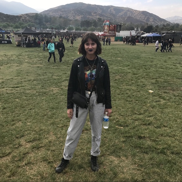 Meet your Posher, Stacey - Picture 4 of 4