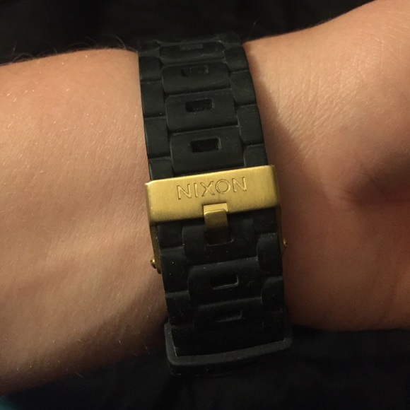 Nixon watch with real diamond(open to offers) - Picture 4 of 4