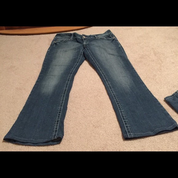 Maurice's boot cut jeans-read description