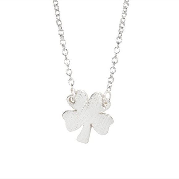 Beautiful Siver leaf Pendant Necklace - Picture 2 of 3