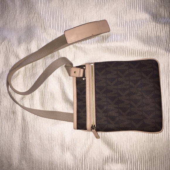 Crossbody purse