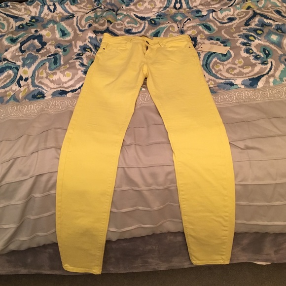 Yellow Zara (trafaluc) skinny denim - Picture 1 of 3