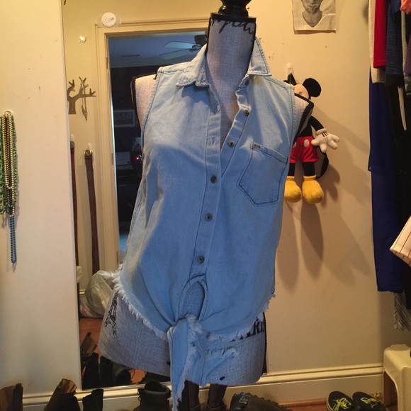 Sleeveless Denim button down
