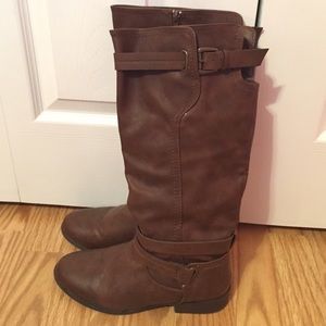 Riding boots
