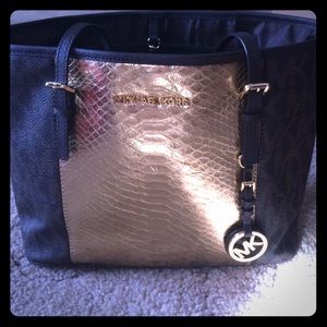 Michael kors purse