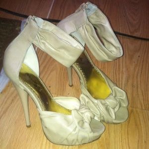 Herstyle Beige Tan Heels sz. 7.5