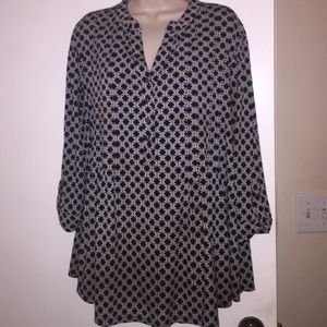 Black/white tunic blouse