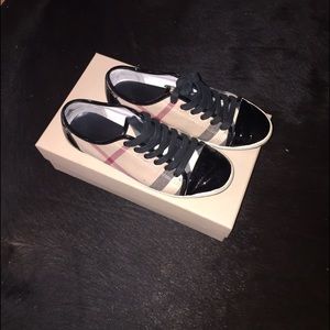 Burberry shoes