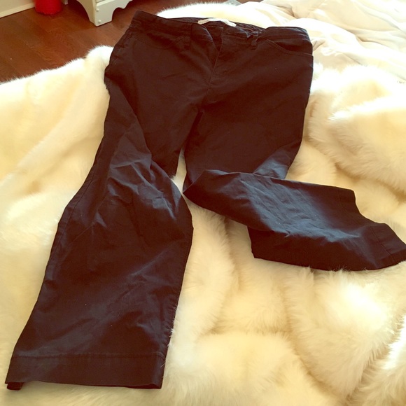 Cropped stretchy black slacks size 6