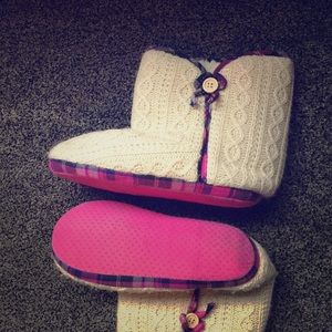 Comfy slippers large (8-9)