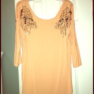 Peach shirt from Buckle