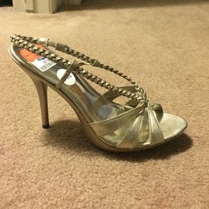 Gilver color slingback