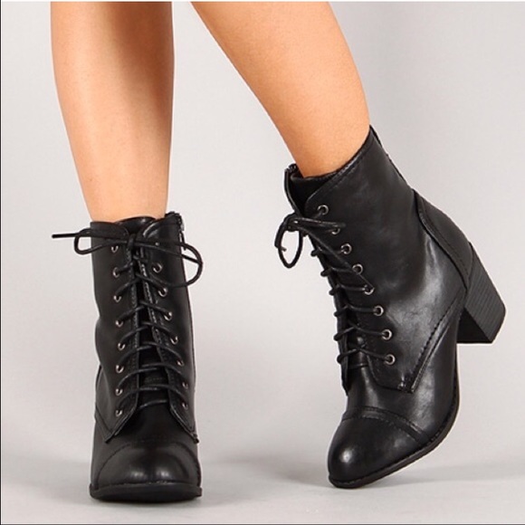 Bamboo black combat heel boot lace up size 6.5