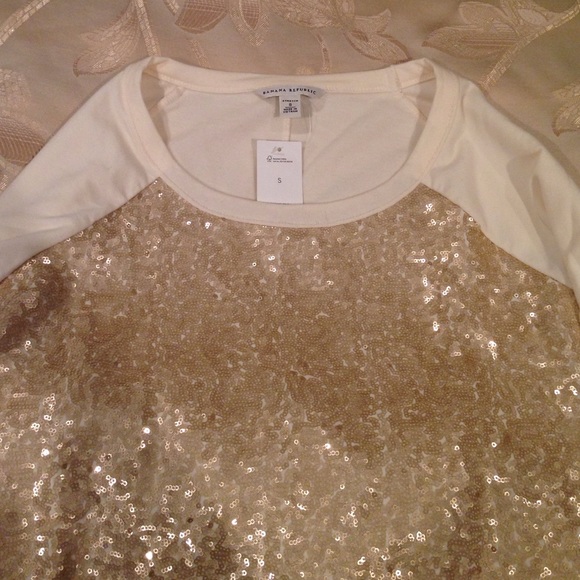 New with tags Banana Republic sweater - Picture 2 of 4