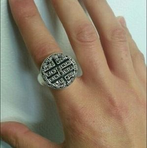 Size 7 Sterling Silver large Gorgeous Ring