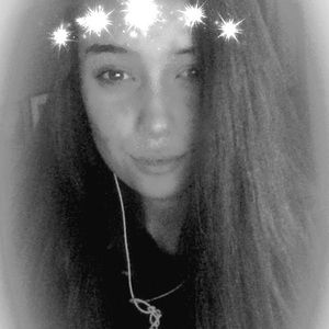 Meet your Posher, Olivia