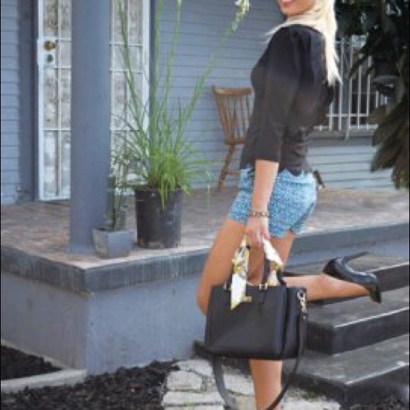 SALE! open back blouse. LAST ONE! - Picture 3 of 4