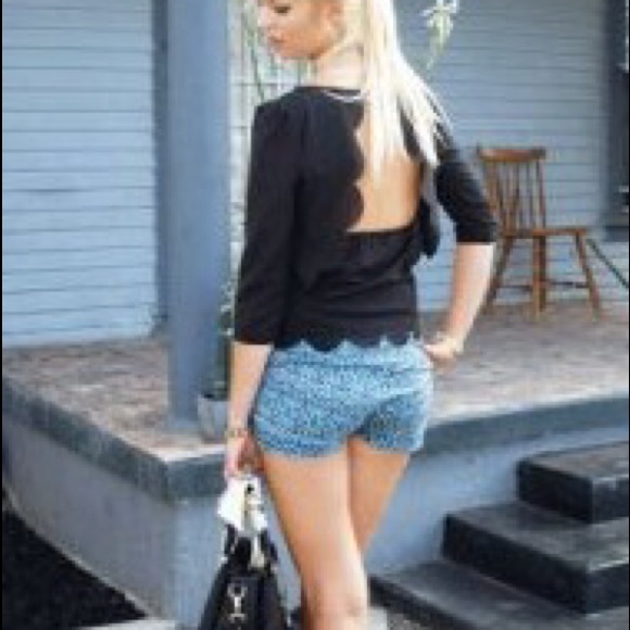 SALE! open back blouse. LAST ONE! - Picture 4 of 4