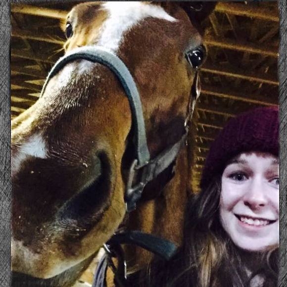 Meet your Posher, Julia - Picture 1 of 1