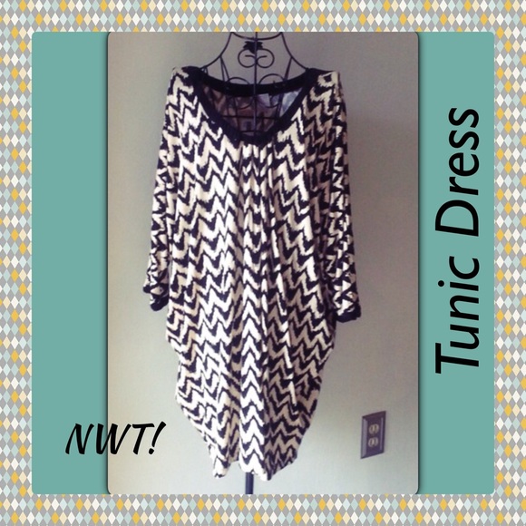 Nymph Tops - 💕NWT💕Beige/Black 3/4 Sleeve Tunic💄