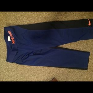 Nike pro crop leggings