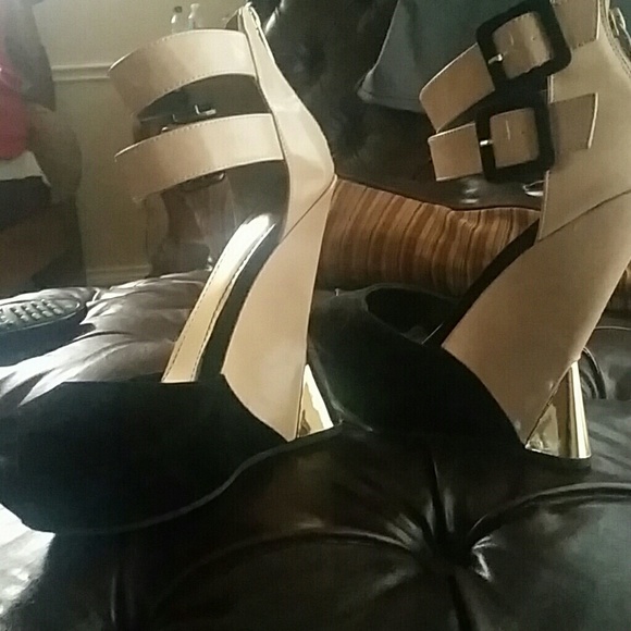 Shoes - Picture 2 of 2