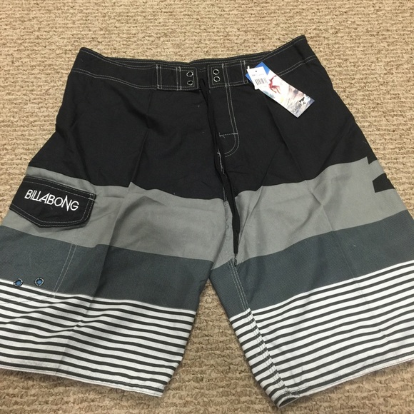 ❌SOLD❌NWT Billabong shorts - Picture 2 of 2