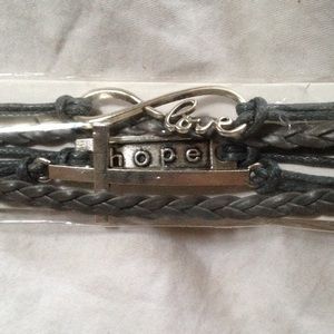 Fashion Jewelry Jewelry - SALE! Beautiful 5-1 Style Leather Bracelet- Love❤️ Fashion Jewelry Jewelry - SALE! Beautiful 5-1 Style Leather Bracelet- Love❤️