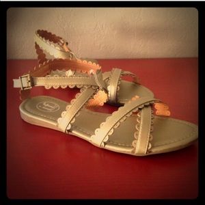 Carrini Scalloped Sandal