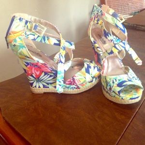 Cute Wrap Around Wedges !