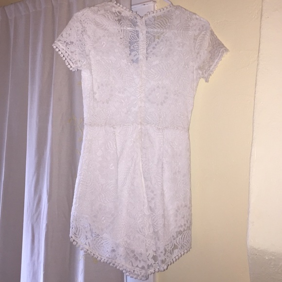 ILLA. ILLA all white lace romper - Picture 2 of 4