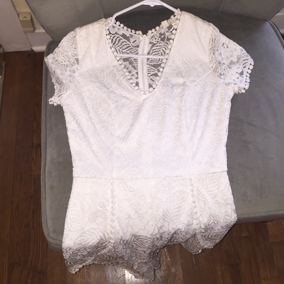 ILLA. ILLA all white lace romper - Picture 4 of 4