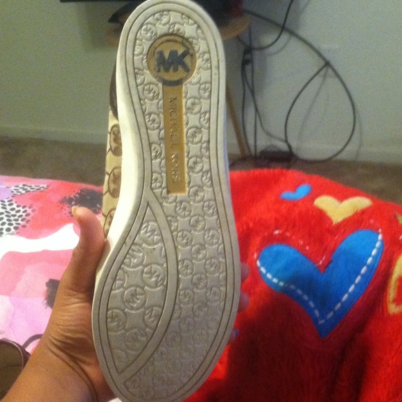 🎉🎊SALE🎉🎊 on the Michael Kors!!! - Picture 3 of 3