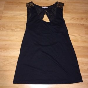 Black tank shirt with fabulous sequined back!!