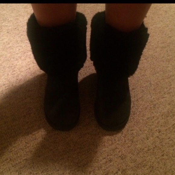 Tall black uggs