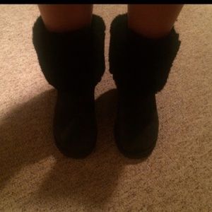 Tall black uggs