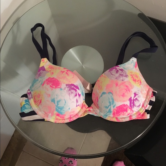⛔️SOLD ⛔️PINK bra size 32B