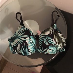 ⛔️SOLD⛔️PINK bra size 32C