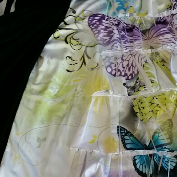 blouse - Picture 2 of 3