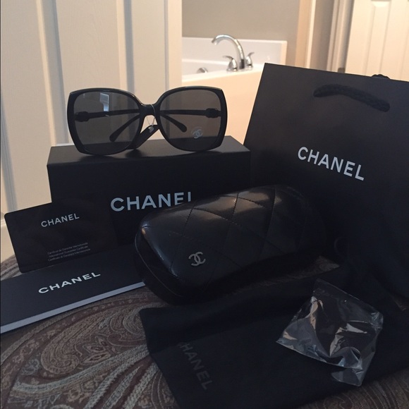 Iconic CHANEL black sunglasses. 100% authentic.