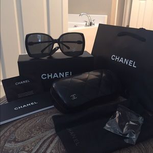 Iconic CHANEL black sunglasses. 100% authentic.