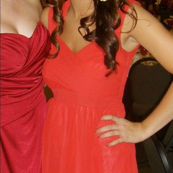 RED DRESS - Picture 2 of 3