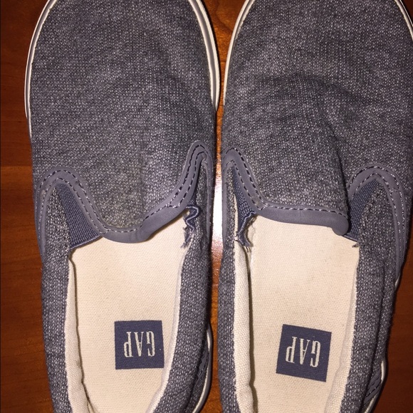 Cap slip on sneakers