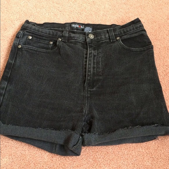 Black vintage high waisted denim shorts