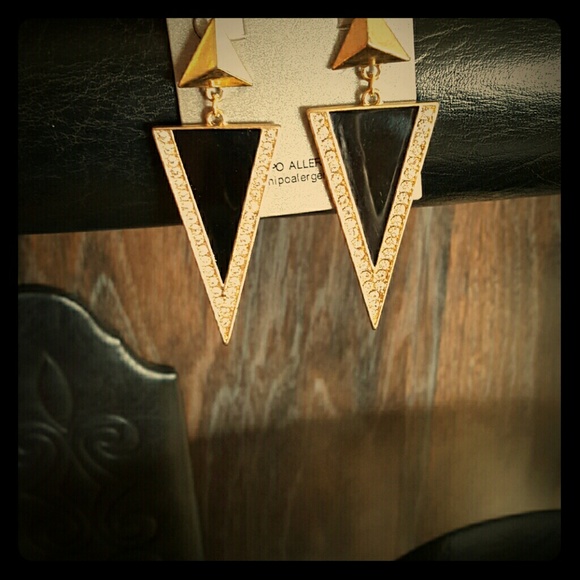 Triangle shaped earings