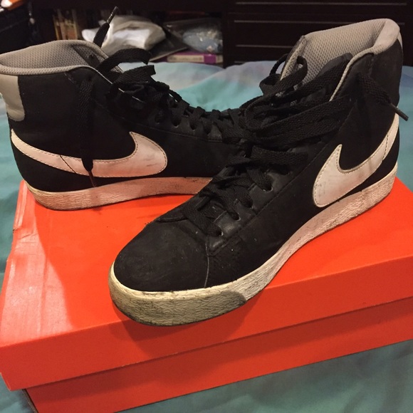 Nike BLAZERS b/w youth 6.5